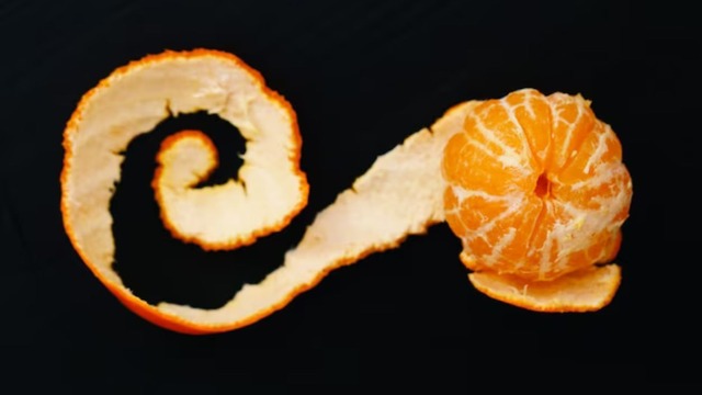 Cómo elaborar un aromatizante natural con las cáscaras de mandarina