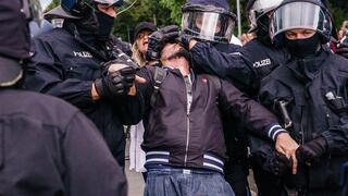 Alemania: muere un hombre que fue detenido durante una protesta contra las restricciones por el coronavirus