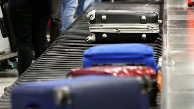 Tres sencillos trucos para que tus maletas salgan primero en el aeropuerto