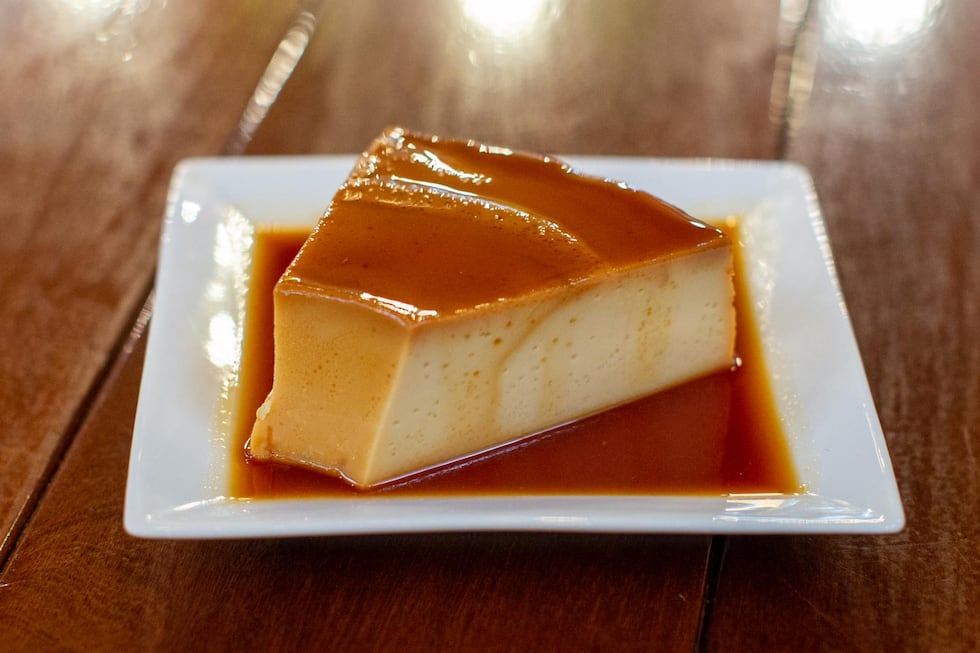 La crema volteada de la señora Viviana.