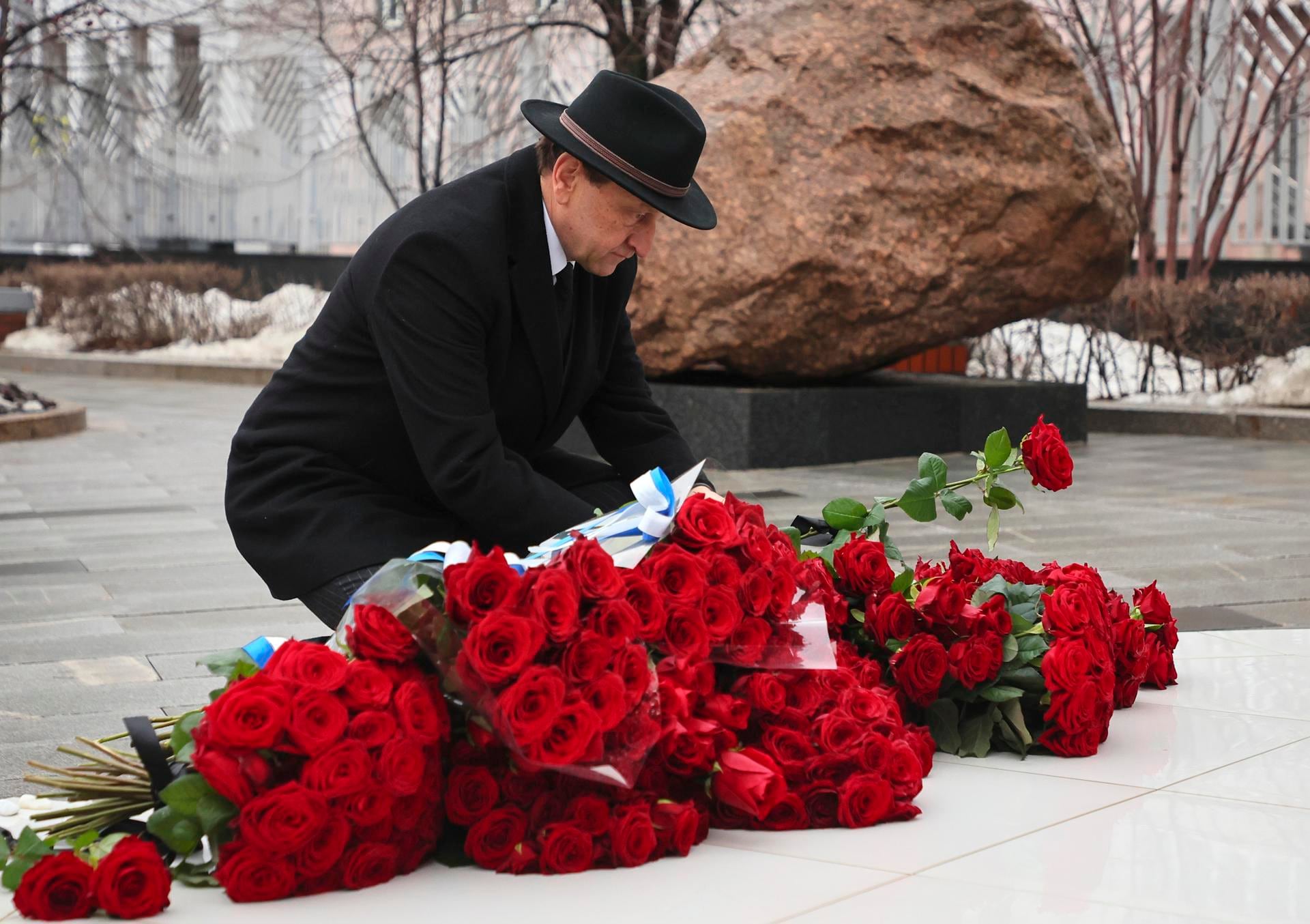 El mayor de los campos de exterminio nazis alemanes, KL Auschwitz-Birkenau, fue liberado por el Ejército Rojo soviético el 27 de enero de 1945. El mundo conmemora su liberación celebrando anualmente el Día Internacional de Conmemoración del Holocausto el 27 de enero. (Rusia, Moscú) EFE/EPA/YURI KOCHETKOV