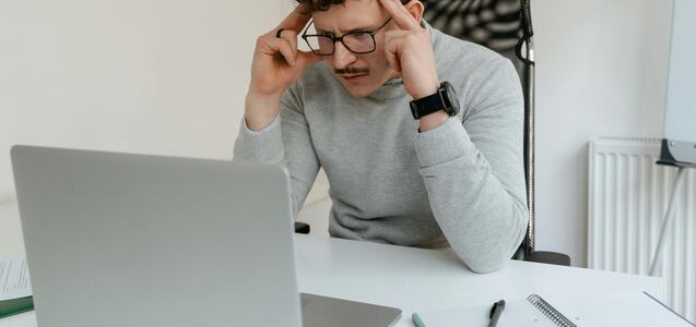 Trabajar demasiado puede alterar físicamente tu cerebro