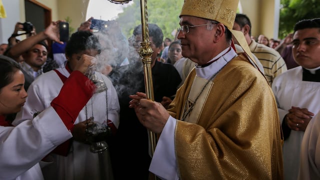 Obispo nicaragüense insta “pedir libertad” de Rolando Álvarez y no negociar