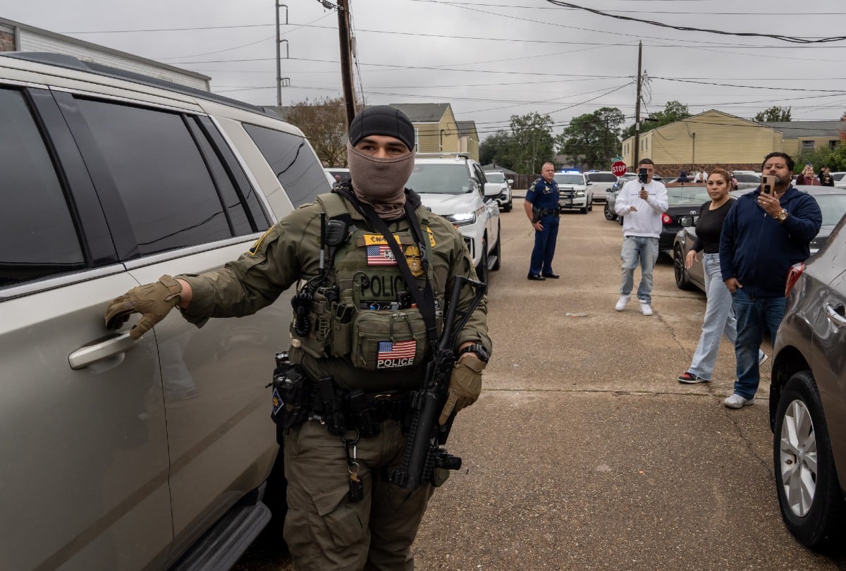 Expertos señalan que ICE deberá cumplir con las leyes de California mientras se resuelven los juicios. | Crédito: Adam GRAY / AFP