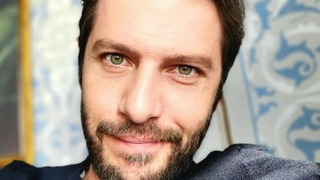 Quién es Barış Aytaç, el actor que hace de Caner en “Pecado original”