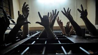 Israel obligará a comer a los presos en huelga de hambre