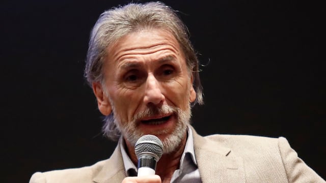 Ricardo Gareca pone en pausa su carrera y se estrena en el streaming: ¿qué opina del Cueva cantante?