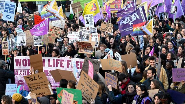 Bruselas: 7.000 personas se manifiestan en la marcha feminista del 8M