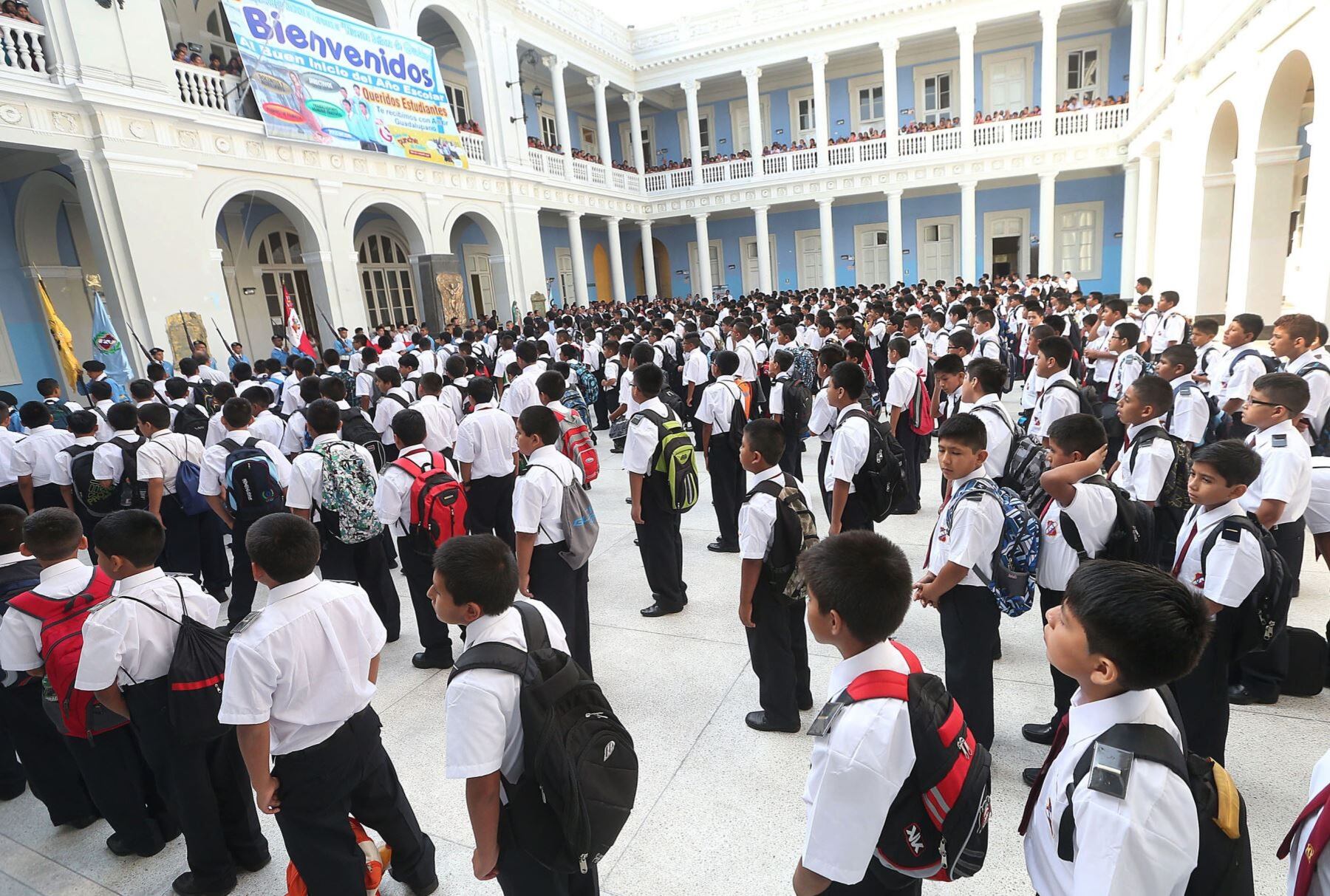 Especialistas coincidieron en que clases escolares no deberían suspenderse porque afectaría a los alumnos. (Foto: Minedu)