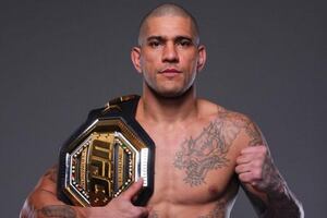 Pereira noqueó a Ankalaev en el primer round y recuperó el cinturón del peso semipesado | VIDEO