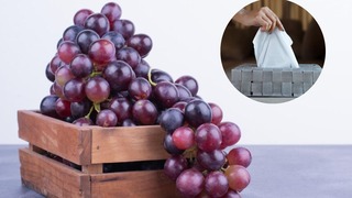 Cómo conservar por más tiempo las uvas usando una servilleta