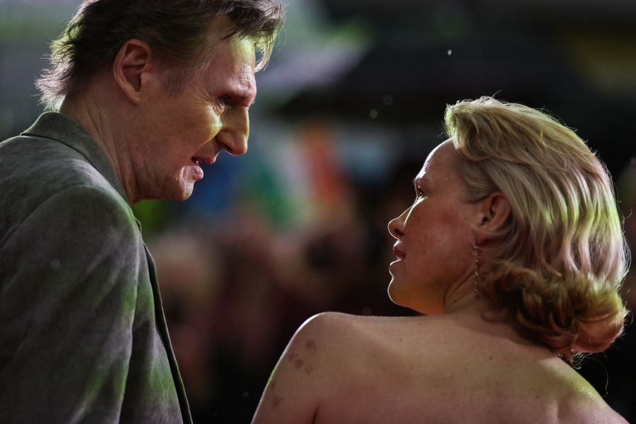 Pamela Anderson tiene 58 años y Liam Neeson 73. (Foto: AFP)