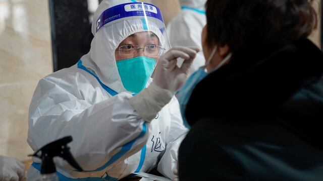 Cerca de tres millones de personas confinadas en China tras foco de coronavirus causado por vendedor