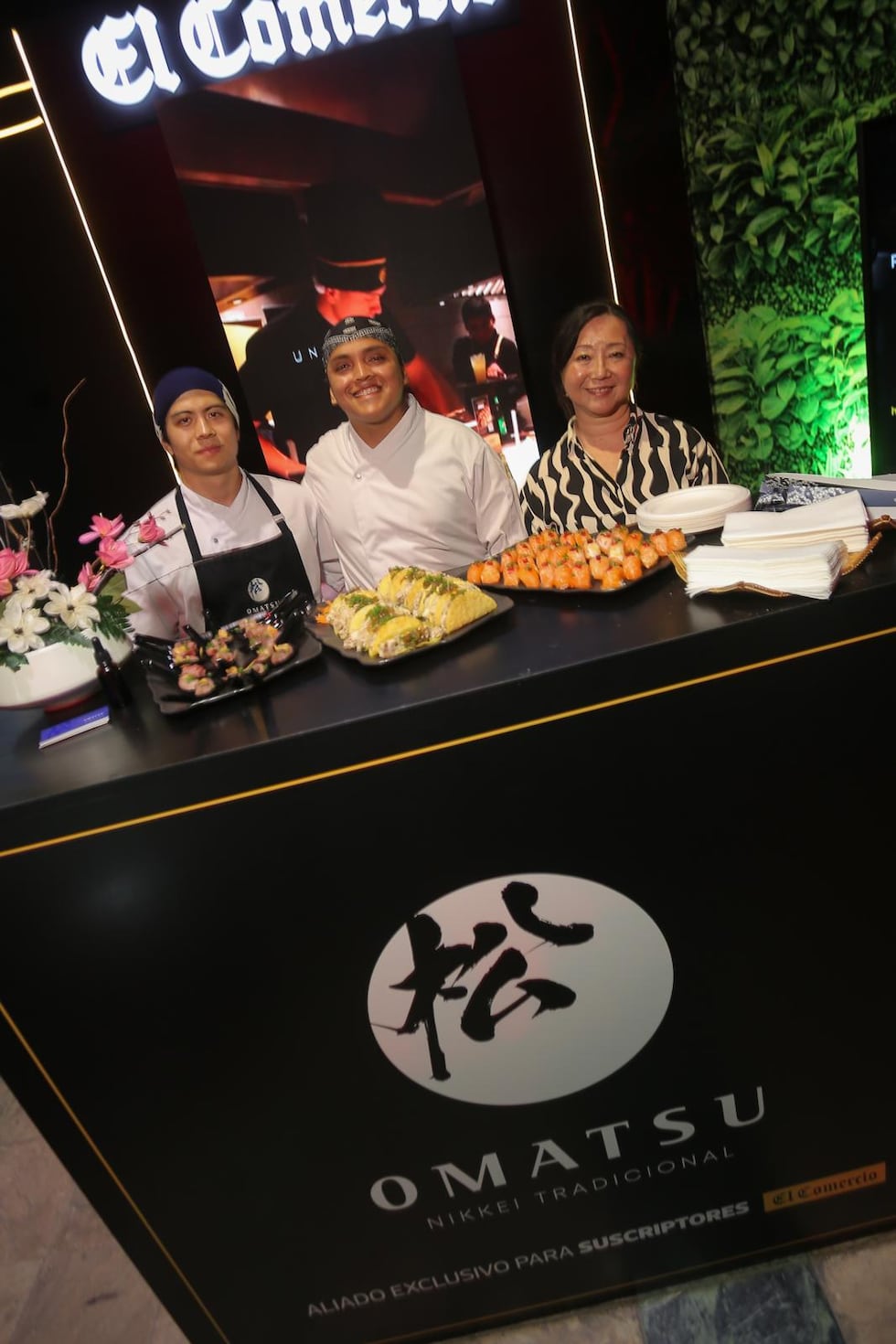 Yumi Matsufuji lidera la deliciosa mesa de Omatsu en los Premios Somos.