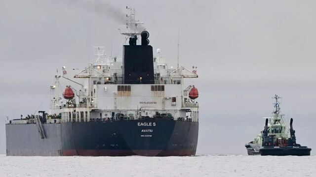 Venezuela anuncia zarpe de un buque de Chevron con crudo en medio de tensiones con EE.UU.
