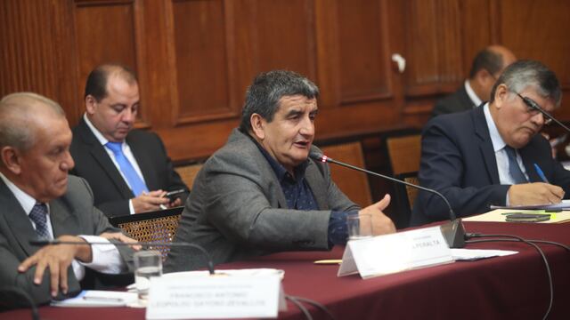 Humberto Acuña: Consejo Directivo del Congreso lo citará para resolver su caso