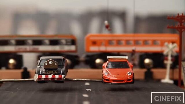 Escena final de Rápidos y Furiosos con autos de juguete [VIDEO]