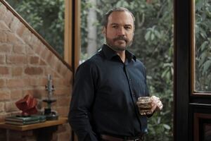 “Delirio”, la serie que triunfa en Netflix y que tiene a Salvador del Solar en su elenco: “Los problemas que refleja la historia siguen absolutamente vigentes”