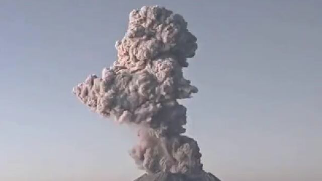 Volcán Ubinas: nueva explosión produjo columna de ceniza de 4.000 metros | VIDEO