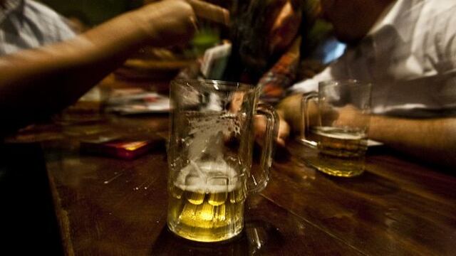 El 2,8% de peruanos consume a diario más de 5 vasos de alcohol