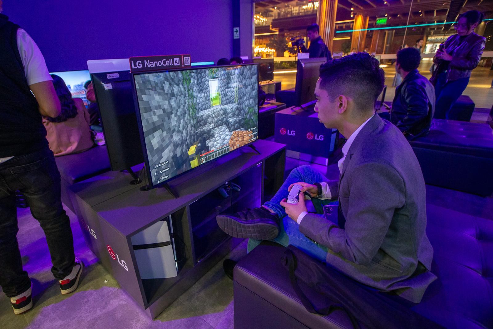 Dueles de PlayStation 5 en el Gaming Center. (Foto: Fernando Sangama / El Comercio)