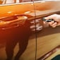 La psicología dice que las personas que revisan varias veces si cerraron el auto no es por seguridad, sino que tienen necesidad de control