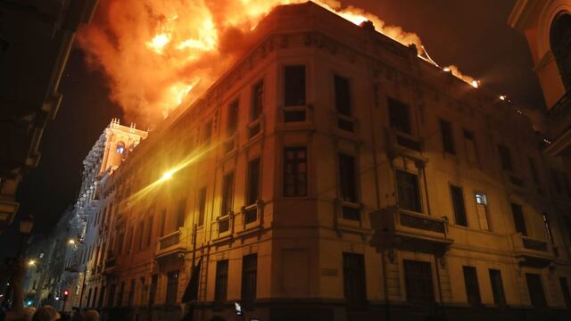 Ministro del Interior negó que bomba lacrimógena de la PNP haya causado incendio en inmueble del Centro de Lima