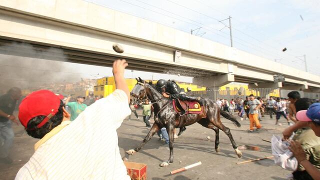 Fallo del Poder Judicial prohíbe a la PNP usar caballos en protestas y movilizaciones