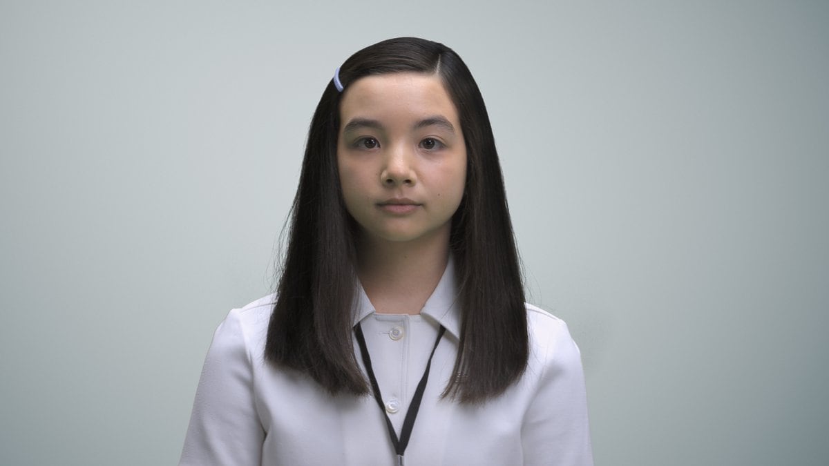 La actriz Sarah Bock como Miss Huang en una escena de la temporada 2 de la serie "Severance" (Foto: Apple TV+)