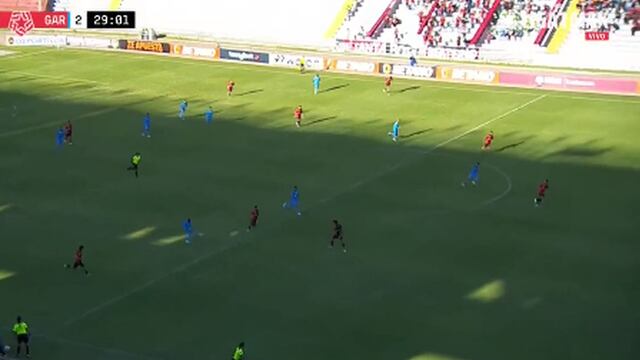 El espectacular golazo de media cancha de Kevin Quevedo | VIDEO