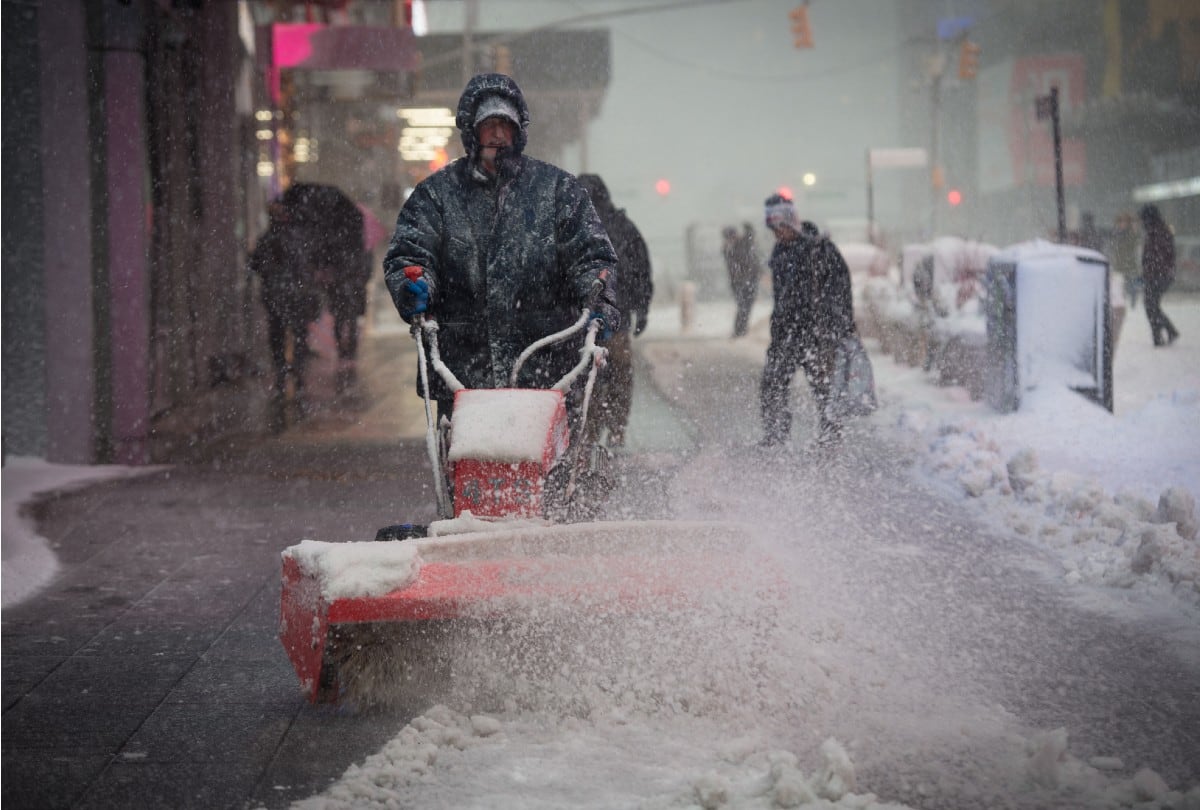 Los residentes deben prepararse para temperaturas récord y frío extremo mientras el Alberta Clipper se desplaza rápido. | Crédito: Bryan R. Smith / AFP