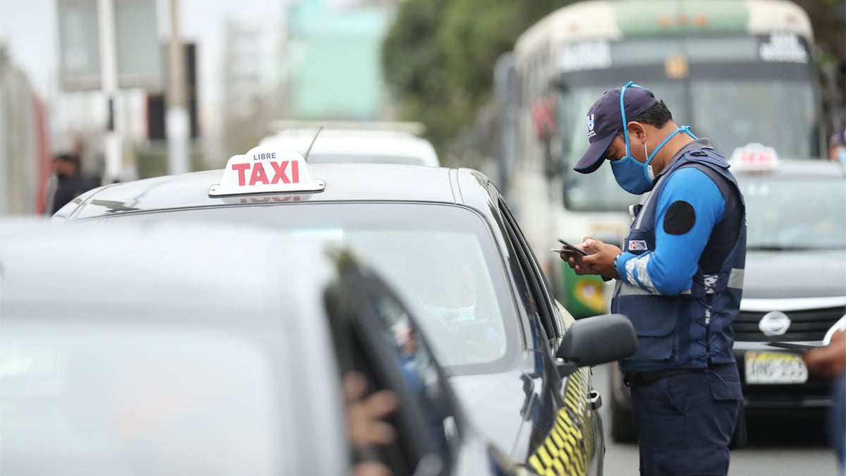 Revisa tu récord del conductor, según tu licencia de conducir con tu DNI: ¿tienes papeletas? | Foto: Andina