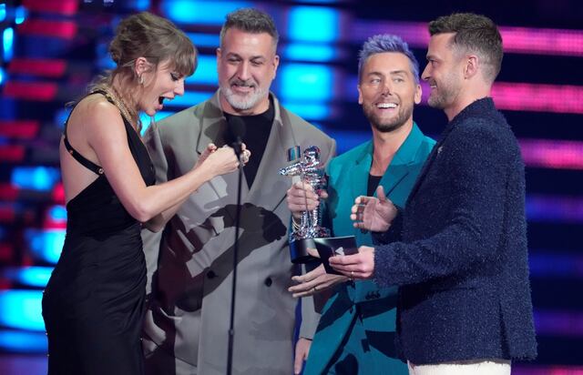 Taylor Swift y los NSYNC.