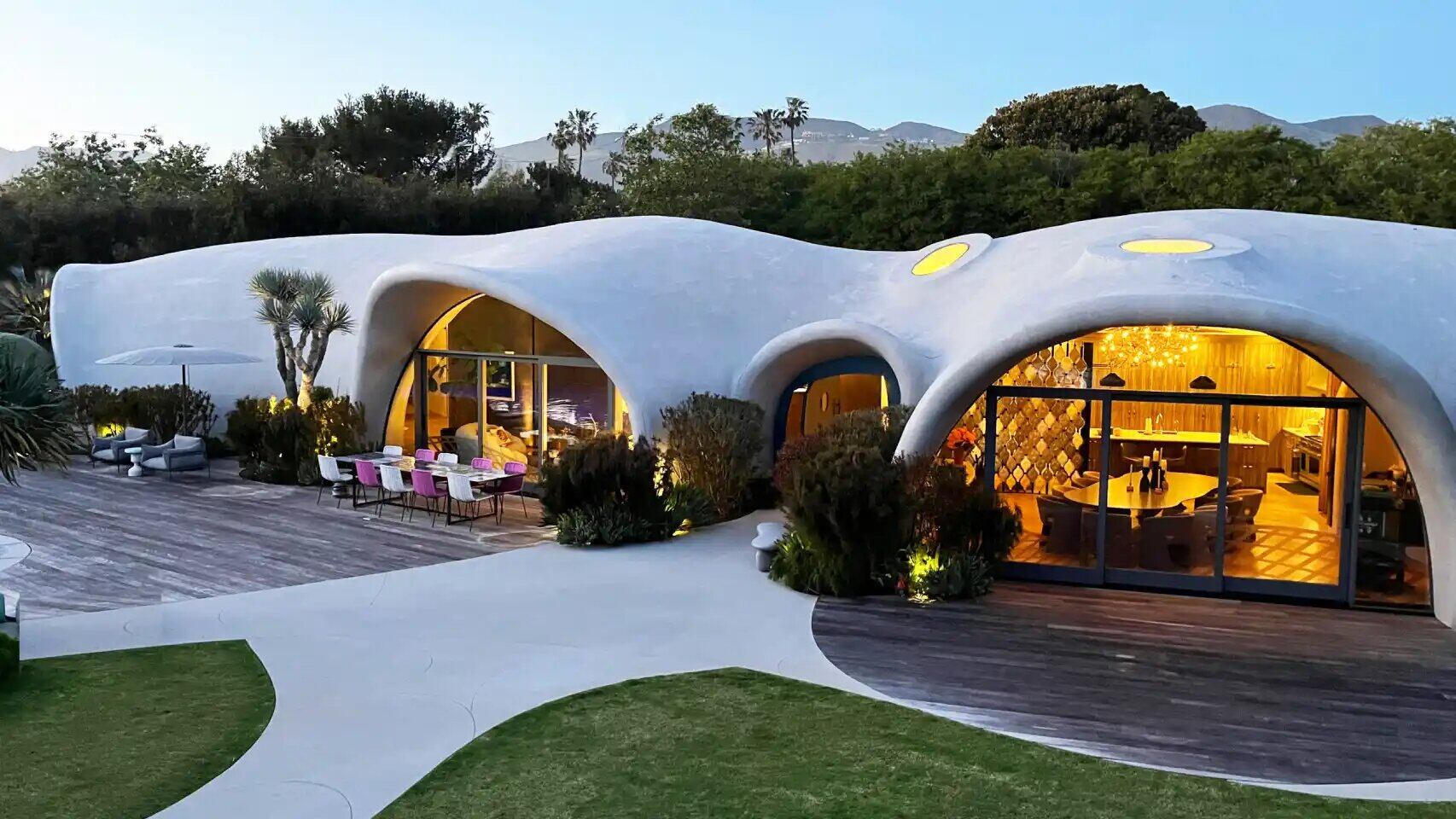 Así es la casa que se infla. El peculiar método ha sido mejorado desde su aparición en el siglo pasado.