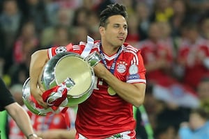 Es una leyenda: Claudio Pizarro ganó votación y será incluido como “héroe” del Bayern Munich en el FC26