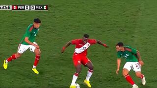 La acción de lujo de Luis Advíncula para superar a dos mexicanos | VIDEO