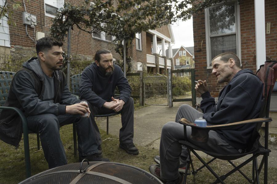 Cliff, Robbie y Ray en una escena del episodio 3 de "Task".