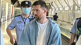 Messi detenido en China: el incómodo momento del astro argentino con migraciones | VIDEO