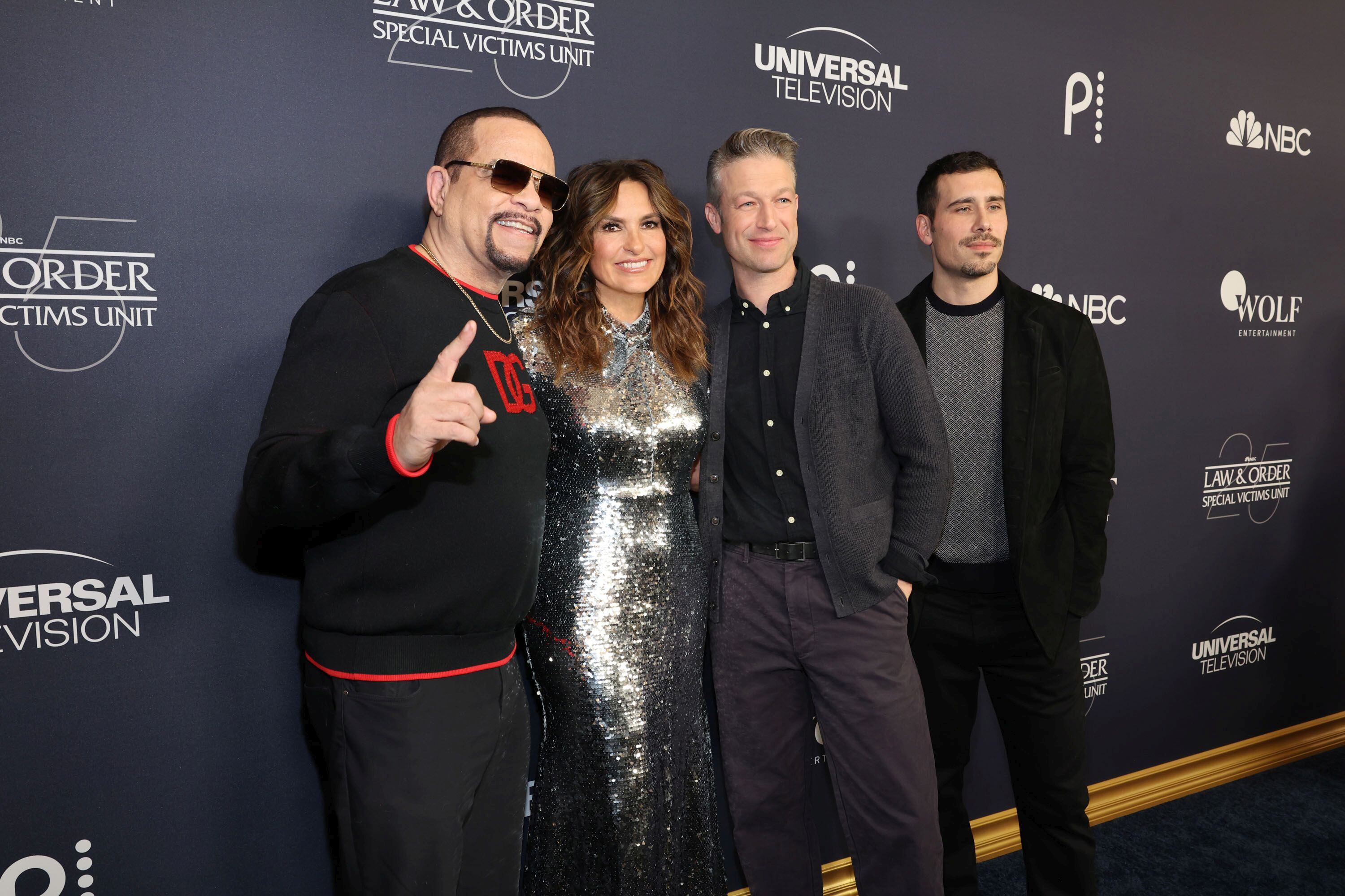 Ice T, Mariska Hargitay, Peter Scanavino, Octavio Pisano juntos en un evento de hace unos meses.