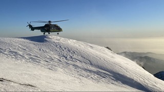 El dramático rescate en helicóptero a seis excursionistas varados en el Monte Baldy