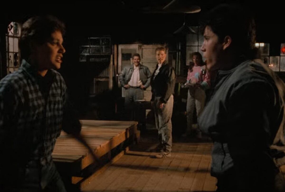 Dennis De Guzmán (William Christopher Ford) destrozó la casa del Sr. Miyagi en la película "Karate Kid Parte III" (Foto: Sony Pictures Home Entertainment)