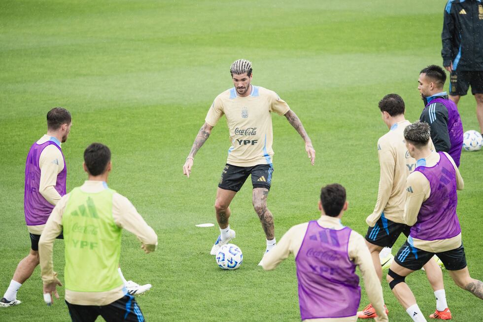 Argentina sin Messi choca contra Uruguay buscando sellar su clasificación al Mundial 2026