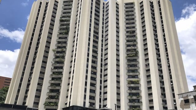 Las torres de clase media en Caracas que por la pandemia se han convertido en un “mercado árabe” de compra y venta 