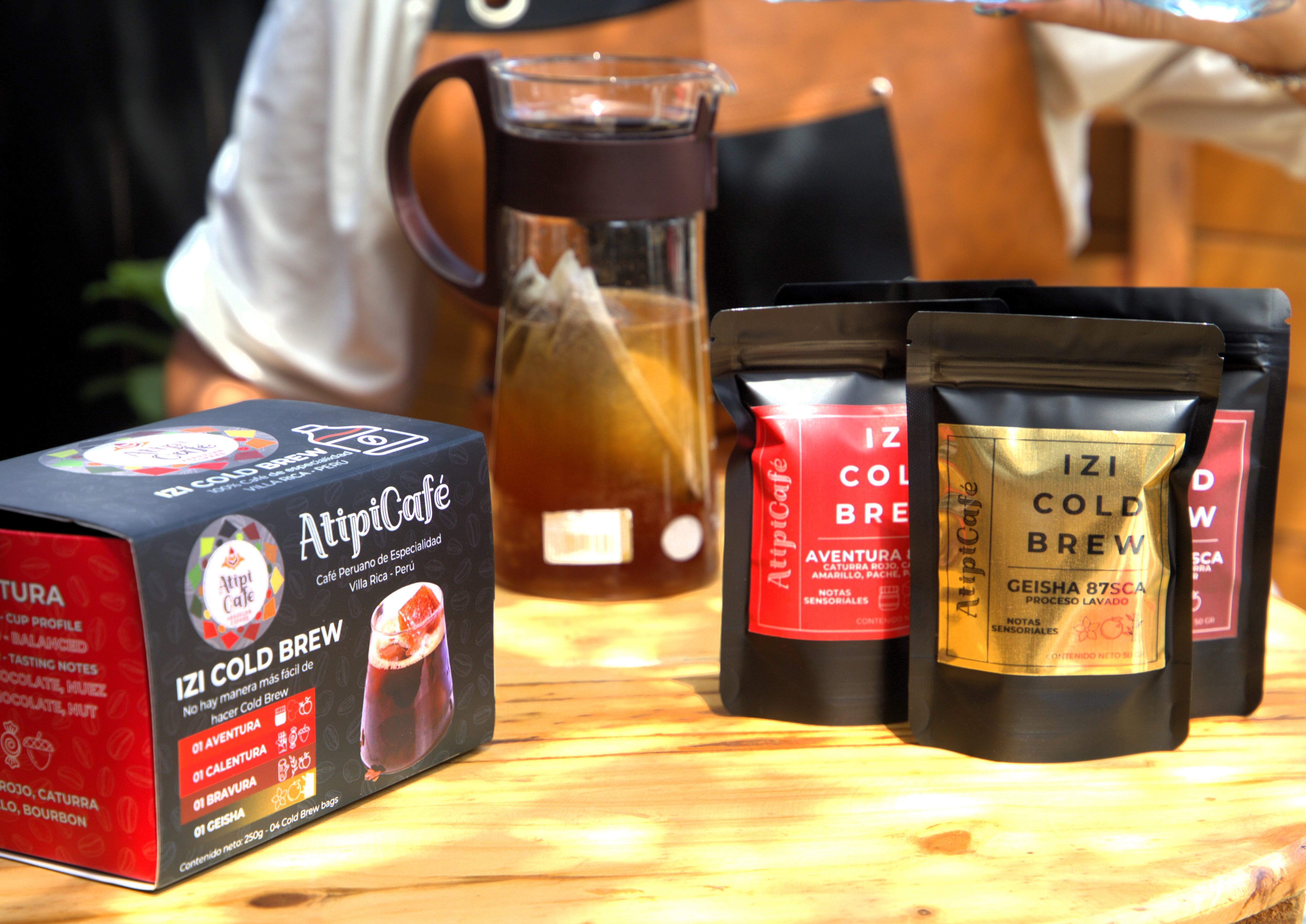 Se puede usar cualquier jarra para colocar la bolsa filtrante tal y como se observa en la foto y añadir agua a temperatura ambiente. (Foto: Norka Peralta)