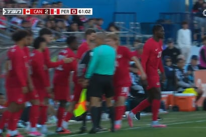 ¡Casi todo el equipo! Canadá realizó ocho cambios en una sola ventana ante la selección peruana | VIDEO