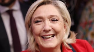 Francia: la extrema derecha sube en los sondeos pero no llega a la mayoría absoluta en el Congreso