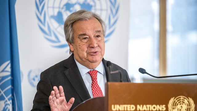 Secretario general de ONU advierte ante un “retroceso” en derechos de las mujeres