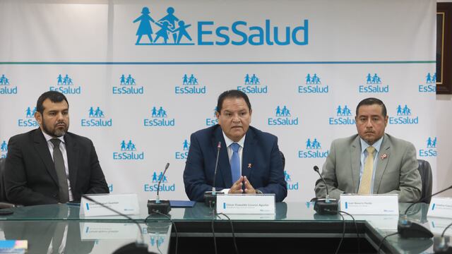 EsSalud anuncia reducción de tiempos de espera para citas médicas y lucha contra la corrupción