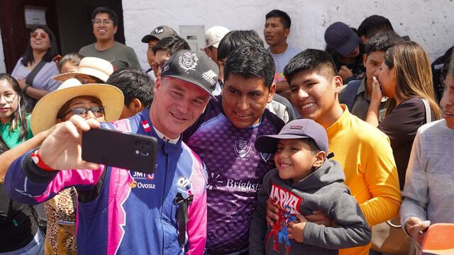 Con el cariño del público: así celebraron los pilotos terminar Caminos del Inca