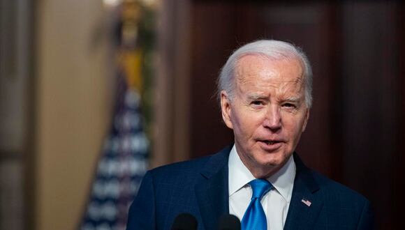 El presidente estadounidense, Joe Biden, habla durante una reunión del Consejo Asesor Nacional de Infraestructura en la Sala de Tratados Indios de la Casa Blanca en Washington, DC, EE.UU., el 13 de diciembre de 2023. (Foto de EFE/EPA/AL DRAGO)